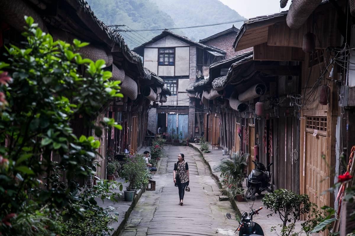 不容易桑乔本赛季之前仅有4次出场,今天对阵科隆首次先发